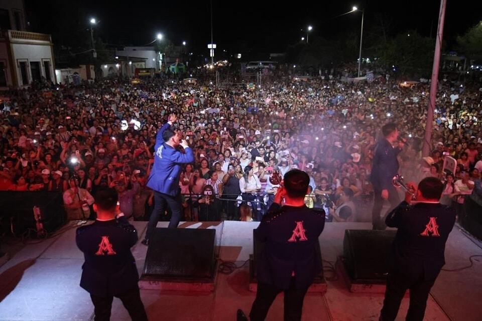 Festejan triunfo de Manolo Jiménez en Sabinas