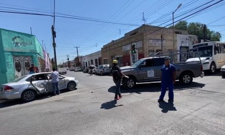 Tres personas heridas en accidente en la zona centro de Saltillo
