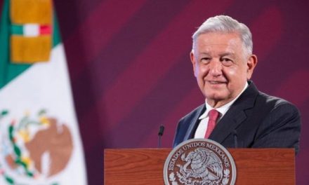 AMLO revela que ocho funcionarios de su gabinete dejarán su cargo para buscar su candidatura a la presidencia