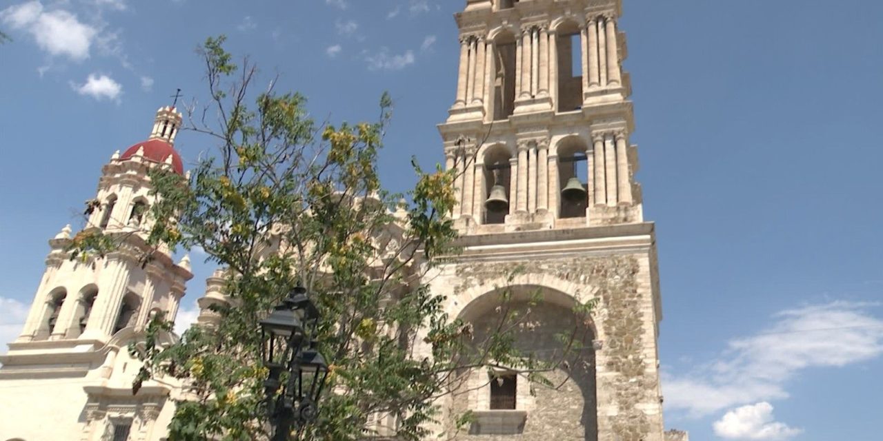 Repican campanas en Iglesias de Saltillo