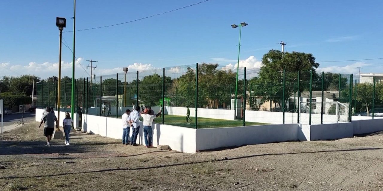 Inauguran nueva cancha de futbol en la colonia Infonavit en Parras de la Fuente