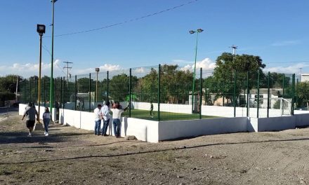 Inauguran nueva cancha de futbol en la colonia Infonavit en Parras de la Fuente