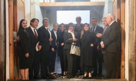 ¿De qué hablaron las corcholatas con el presidente durante la cena que tuvieron?