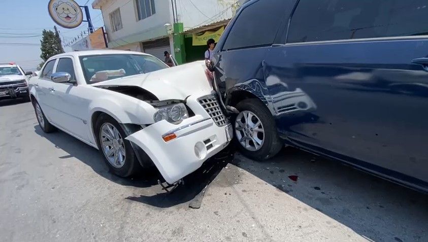 Saltillo: Conducía en estado de ebriedad y choca a vehículos en la colonia Vista Hermosa