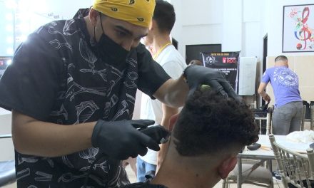 Curso de barbería es un éxito en Saltillo