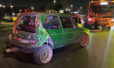 Vehículo descompuesto provocó percance en Saltillo