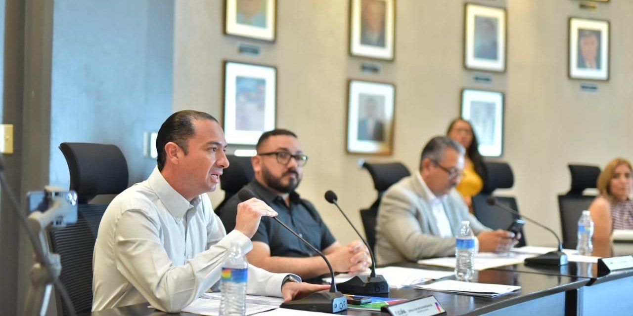 Ante Cabildo, comparece gerente de SIMAS Acuña