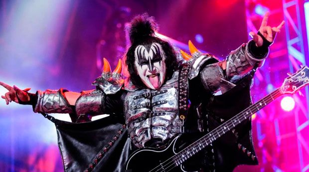 Se viraliza versión de la ‘Macarena’ de Gene Simmons de Kiss
