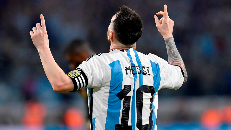 El mundo se rinde ante Messi en su cumpleaños 36