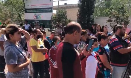 Saltillo: Se manifiestan contra actual director de primaria