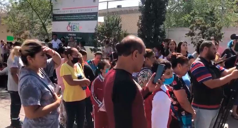 Saltillo: Se manifiestan contra actual director de primaria