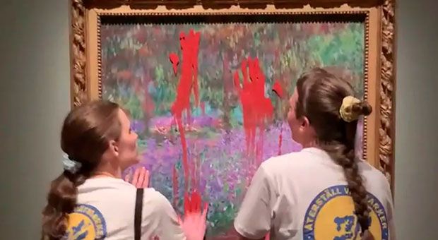 Activistas arruinan obra de Monet como protesta en Suecia