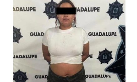 Mujer asesina a su padrastro porque abusó de su hija en Nuevo León