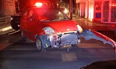 Saltillo: Ninguno hace alto y chocan; cuantiosos daños fue el resultado