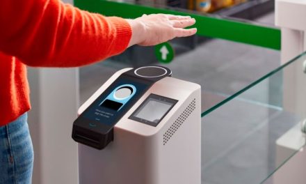 Anuncia Amazon servicio para pagar con la palma de la mano