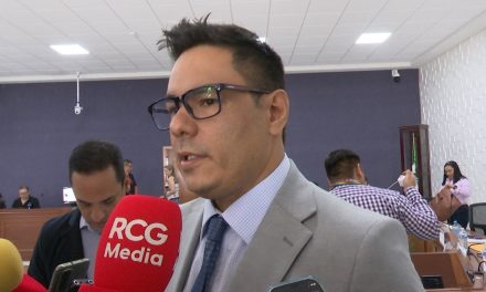 Ventaja es concluyente para Manolo Jiménez