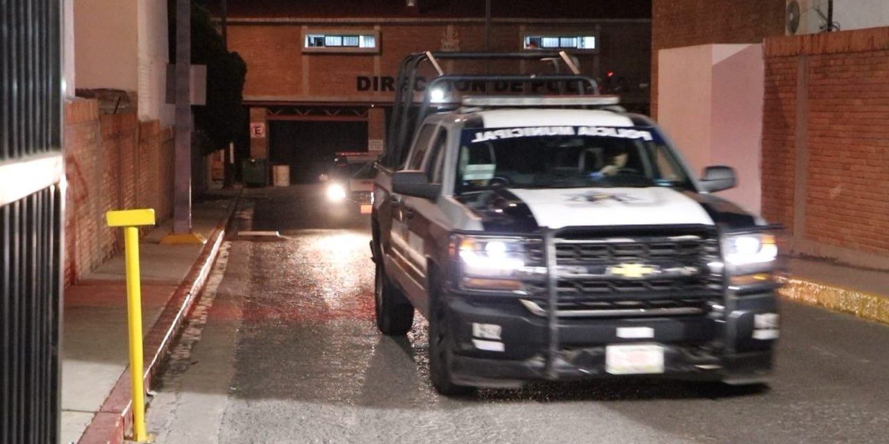 Ebrio casi golpea a su esposa y termina detenido