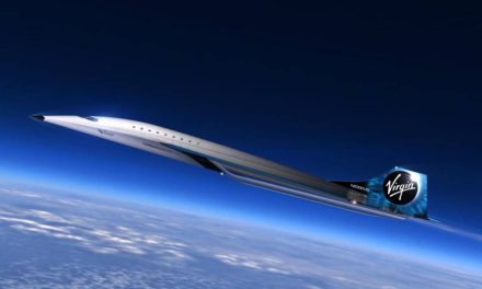Realizan con éxito el primer viaje comercial al espacio