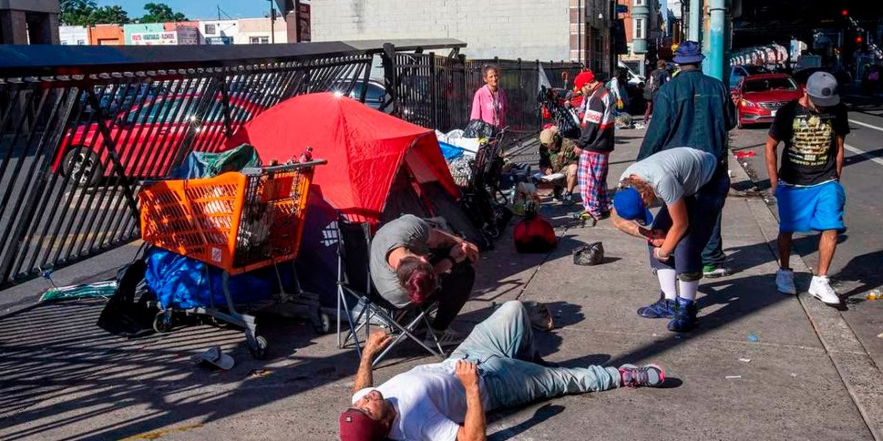 Una película de terror; así es caminar por la ‘calle zombie’ de Filadelfia