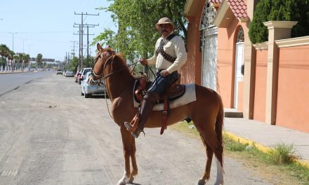 Cabalga 700 kilómetros en homenaje a Villa