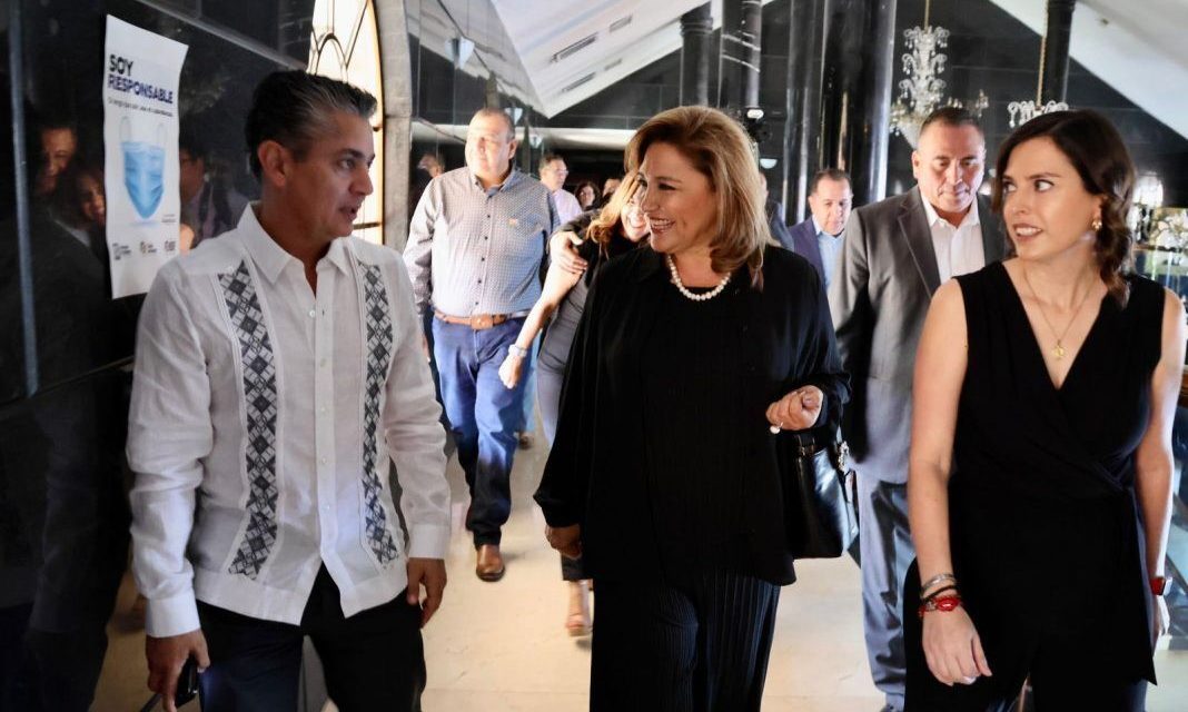 Festejan a los abogados en Sabinas