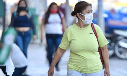 UNAM pide volver a usar cubrebocas en lugares cerrados ante cambios del Covid-19