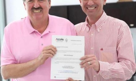 Entrega Emilio de Hoyos nombramientos a funcionarios en Acuña