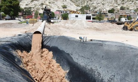 Miden cantidad y calidad del agua en nuevo pozo La Fe, en Torreón