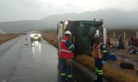 Mueren 8 personas y 30 resultan heridas en accidente en la carretera Saltillo-Zacatecas