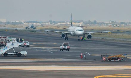 Roban un avión… adentro del Aeropuerto de la Ciudad de México