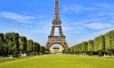 Joven mexicana fue abusada cerca de la torre Eiffel en París; liberan a dos detenidos
