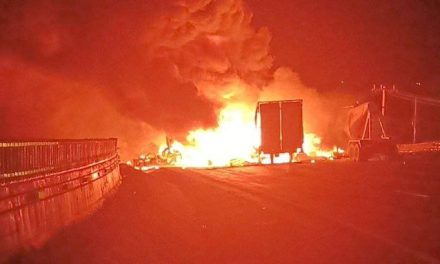 Video: Carambola ocasiona fuerte incendio en la carretera México-Querétaro