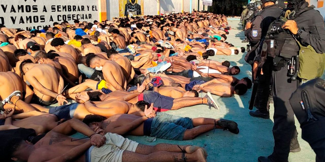 18 reos muertos y 11 heridos en cárcel de ecuador, arriban 700 militares