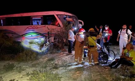 Monclova: siguen 2 personas hospitalizadas tras choque de autobús con pacientes del IMSS