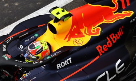 Checo Pérez termina en sexto lugar en Silverstone