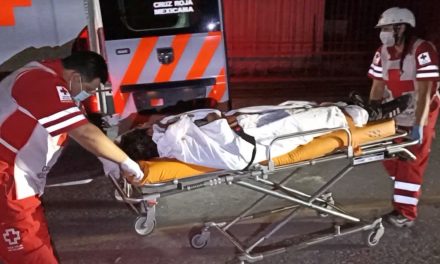 Saltillo: Dos hombres huían en su camioneta y sus perseguidores les dan tremenda golpiza