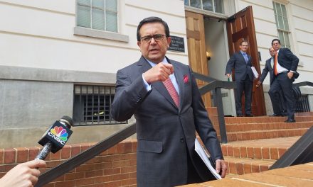 Ildefonso Guajardo se baja de la contienda por la presidencia; dirigirá vinculación internacional del Frente Amplio