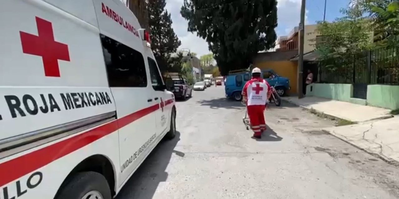 Sujeto intenta robar un domicilio en Saltillo y cae de tres metros