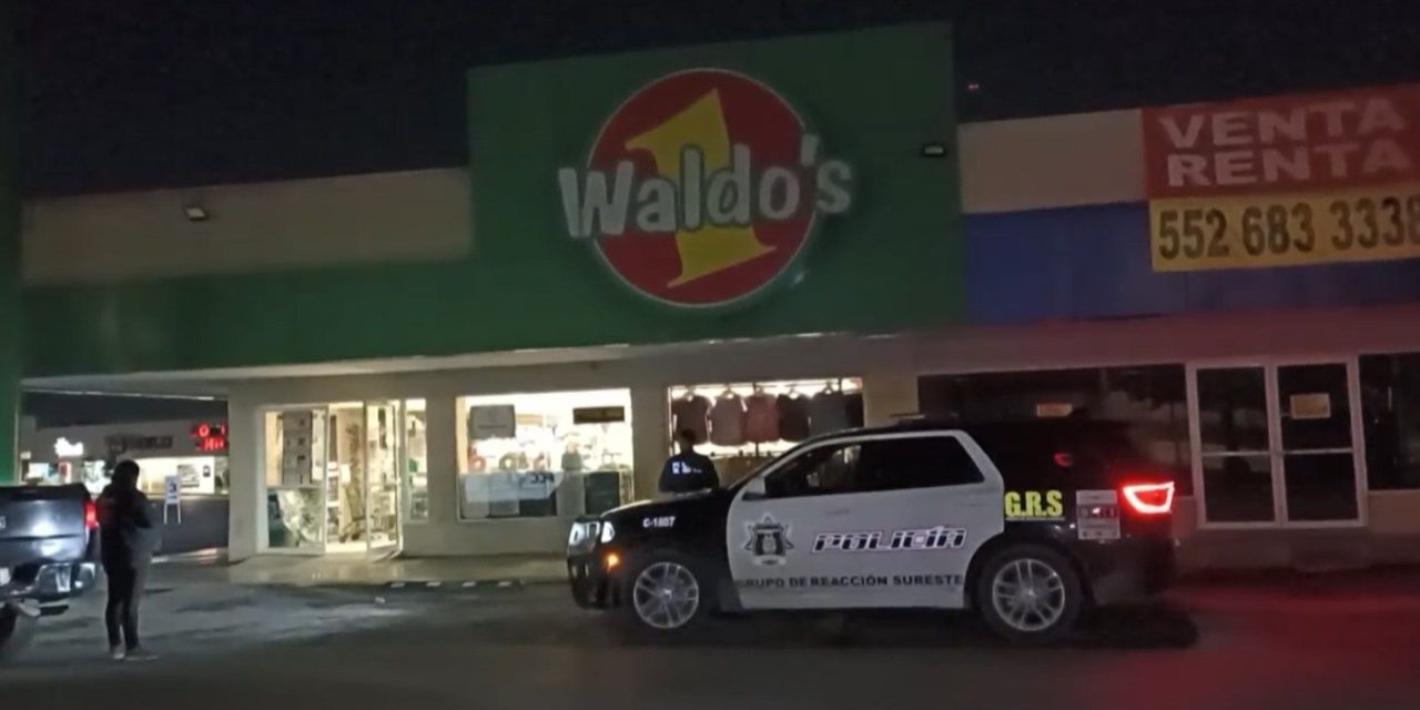 Intentan ingresar a robar en tienda de Saltillo pero  vidrio los detuvo en seco