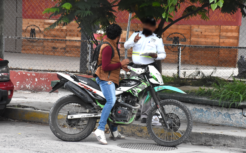 Capacitan a motociclistas en Torreón