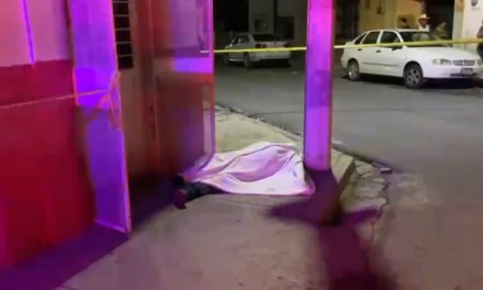 Hombre muere de un infarto en calles del centro de Saltillo