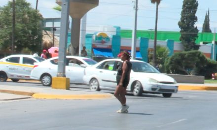 Sufre un trastorno mental y trabaja en un crucero de Saltillo