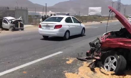 Aparatoso percance sobre carretera Saltillo-Monterrey