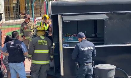 Saltillo: Una joven resultó con quemaduras tras flamazo en puesto de comida