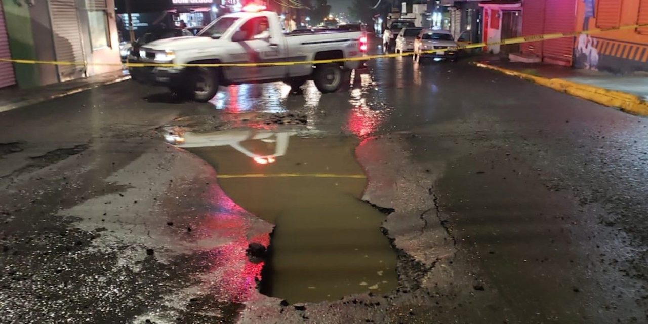 Saltillo: Tapan el socavón de la calle Juan Navarro