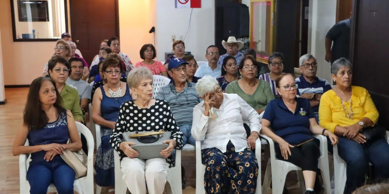 Atiende DIF a adultos mayores