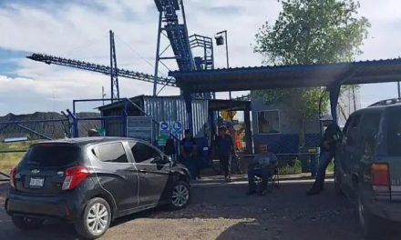 Piden mineros agua y comida