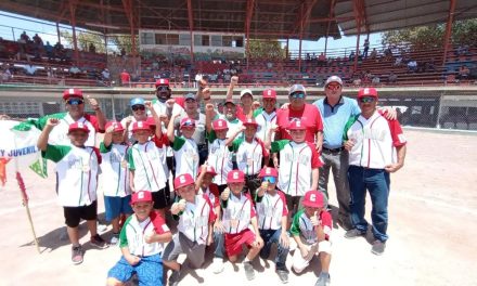 Reciben a Selección Sabinense de Beisbol