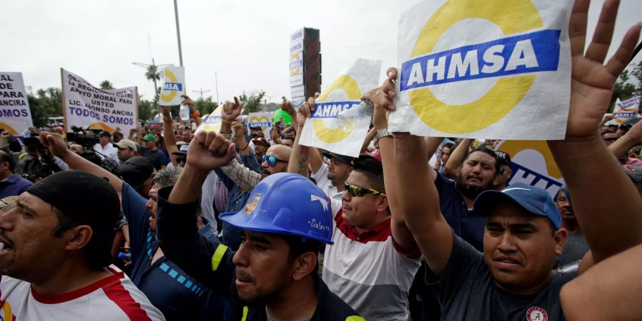 Trabajadores de AHMSA no quieren renunciar