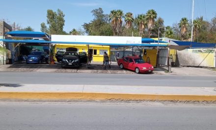 Revisan que autolavados cumplan con reglamentos en Torreón
